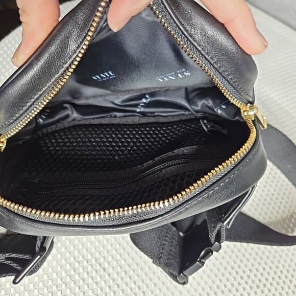 STATE BENNETT FANNY BAG IN BLACK - Picture 7 of 10